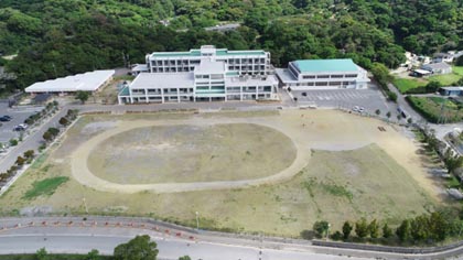 本部小学校屋内運動場危険建築工事（建築）